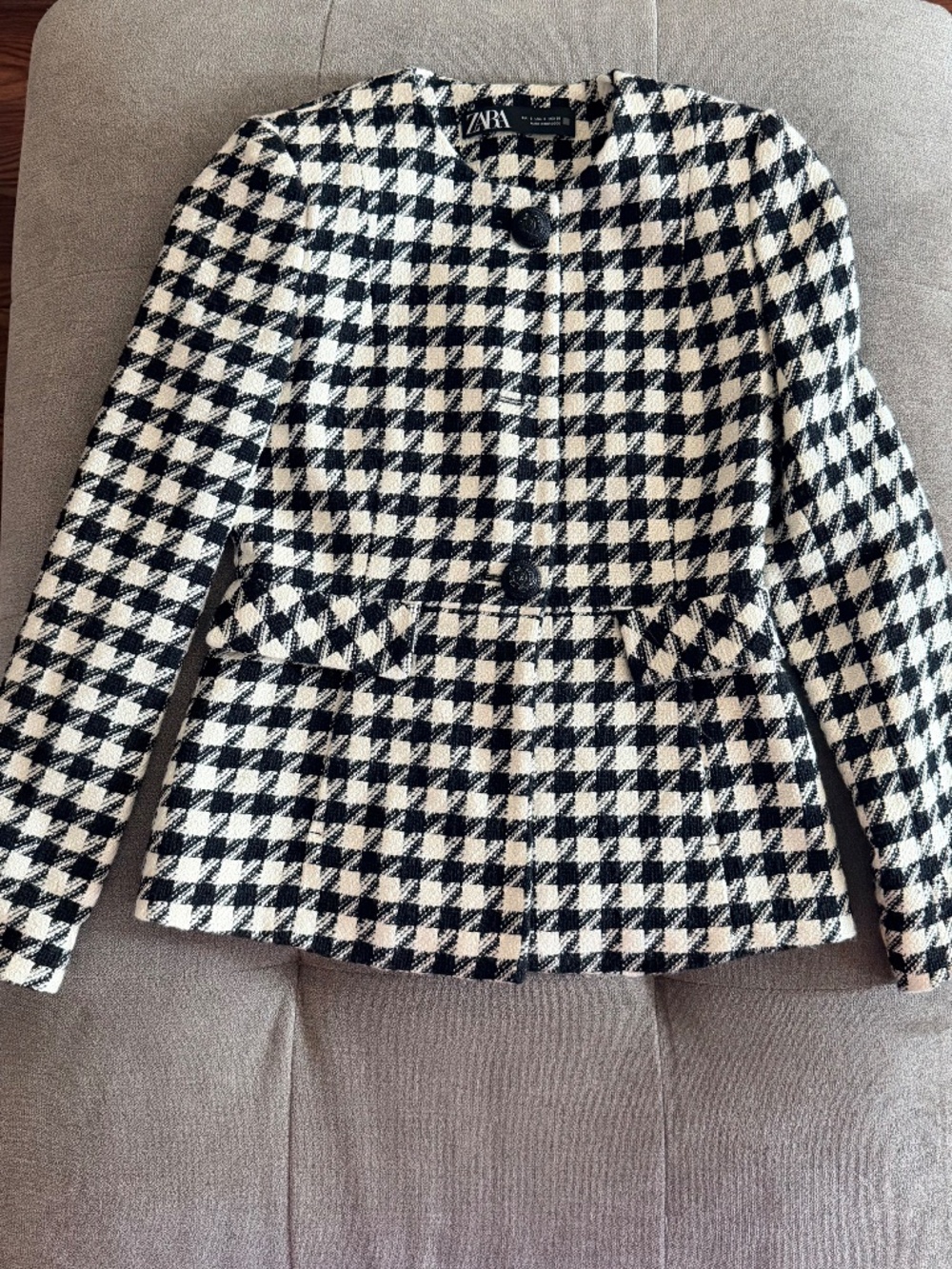 Zara Black and White d Blazer
